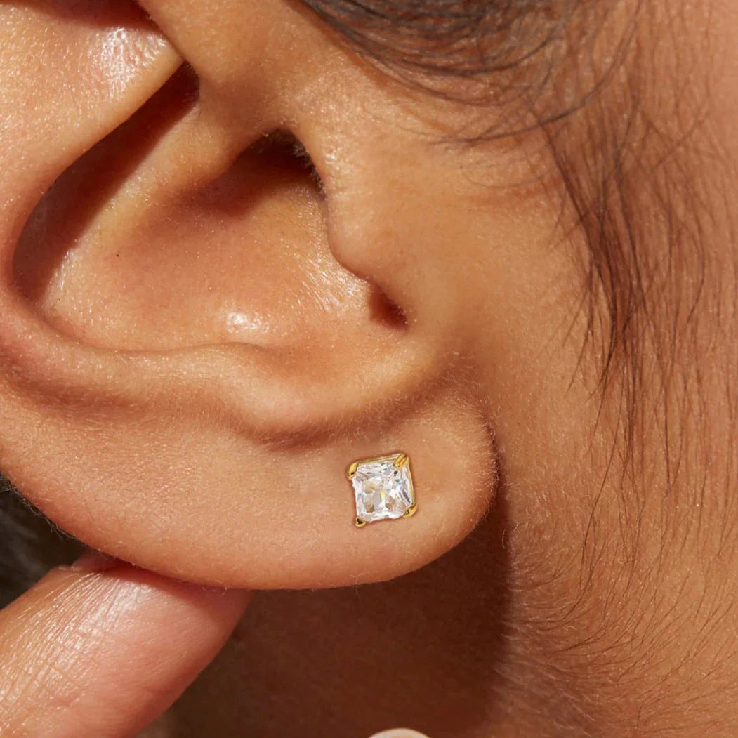 [GALE]March Solitaire Gold Earrings