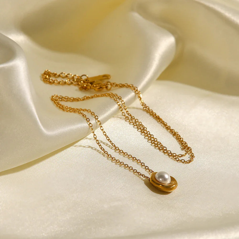 [GALE]Nancy Freshwater Pearl Necklace