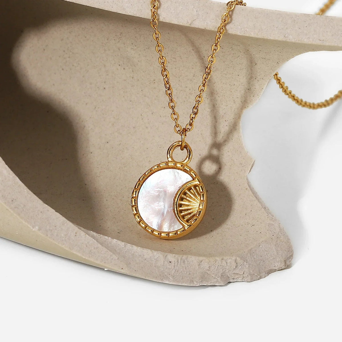 [GALE]Brooklyn Freshwater Pearl Necklace