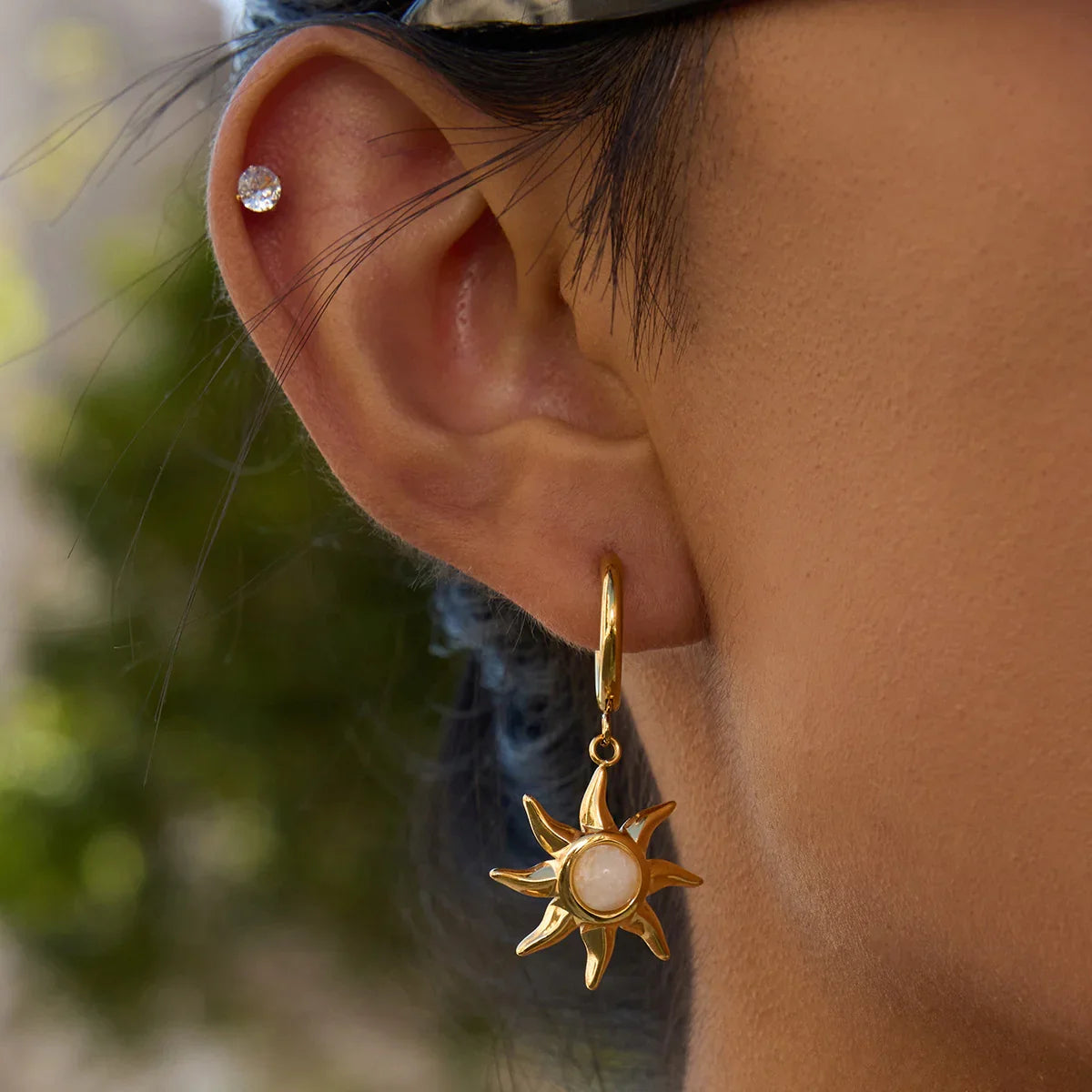 [GALE]Helia Sun-shaped Moonstone Earrings