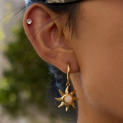 [GALE]Helia Sun-shaped Moonstone Earrings