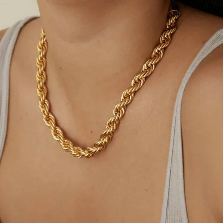 [GALE]Mila Golden Twist Necklace