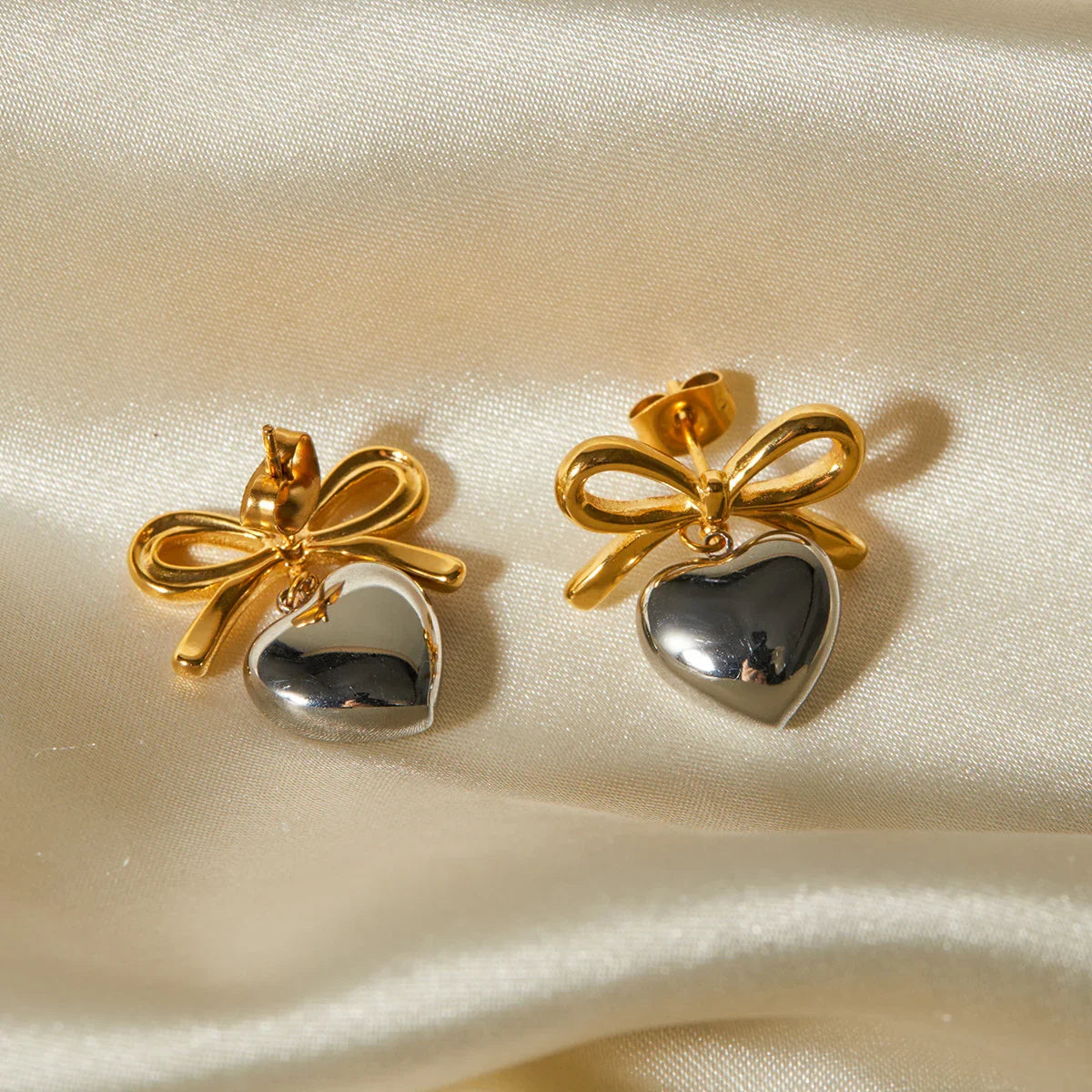 [GALE]Rowanne Two Tone French Knot Heart Earrings