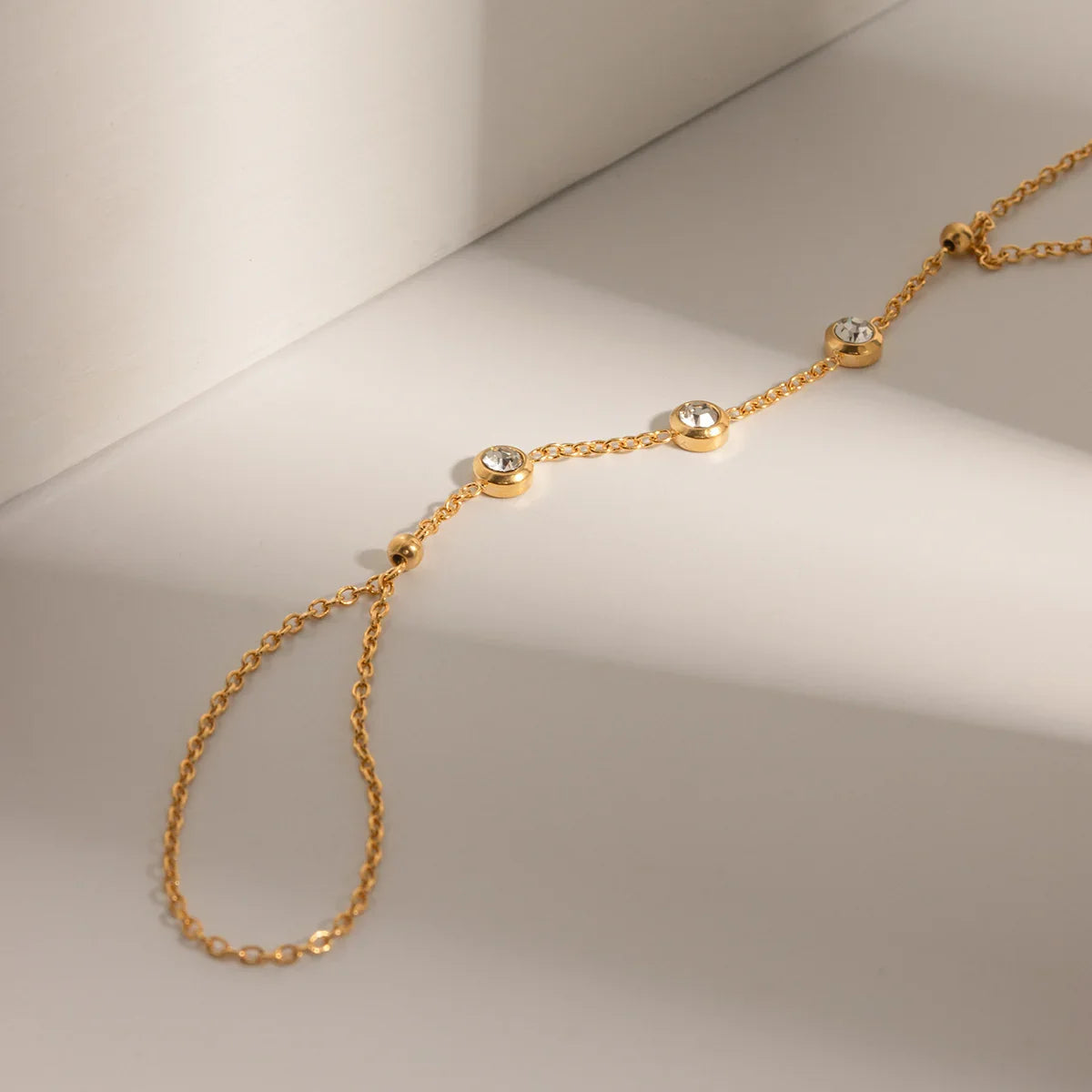 [GALE]Leona Diamond Hand Chain