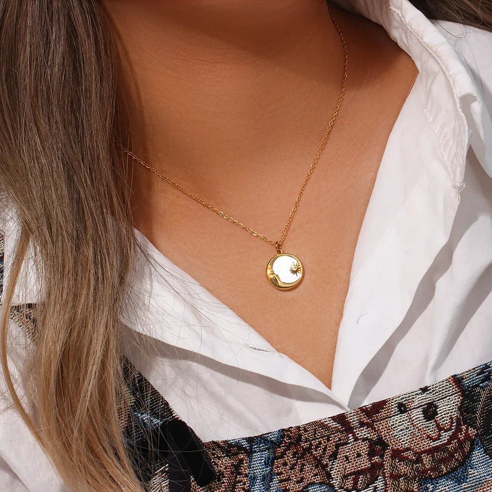[GALE]Evangeline Lunar Gold Necklace