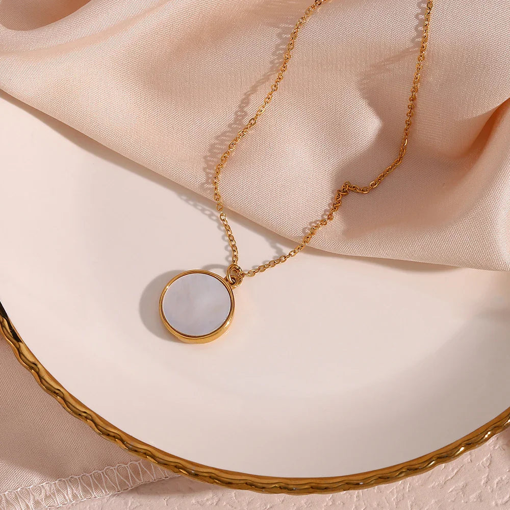 [GALE]Evangeline Lunar Gold Necklace