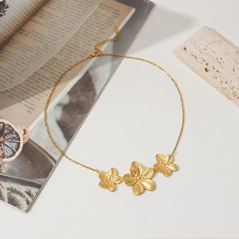 [GALE]Millie Gold Flower Necklace