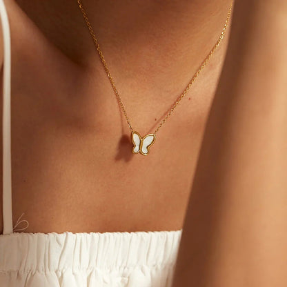 [GALE]Flutterby Mother of Pearl Necklace
