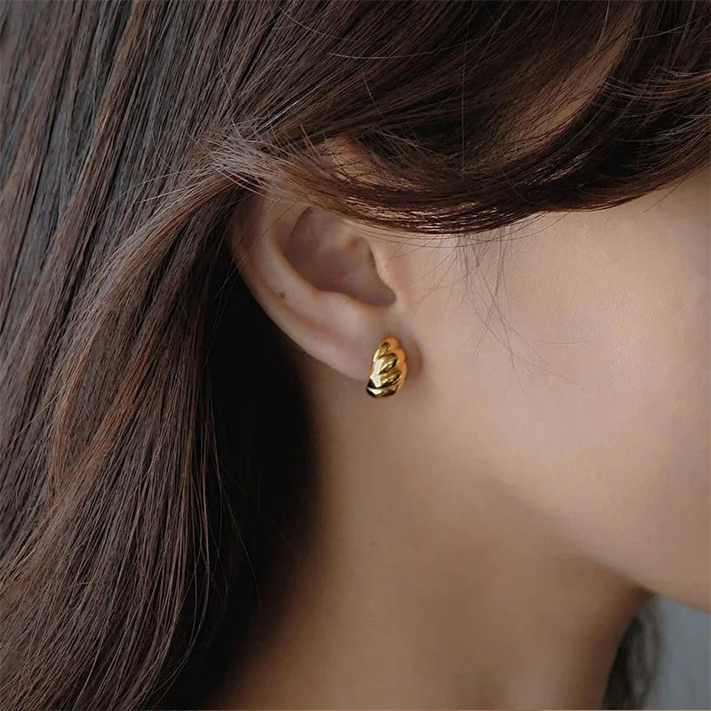 [GALE]Croissant Huggie Earrings