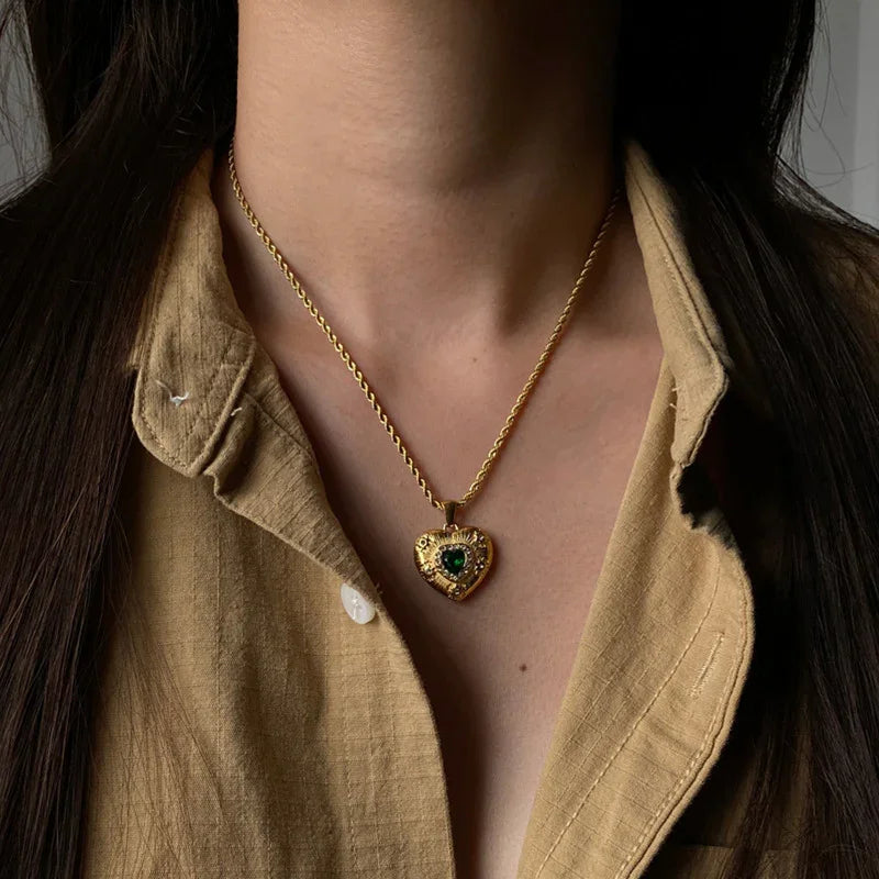 [GALE]Caelus Gold Heart Necklace