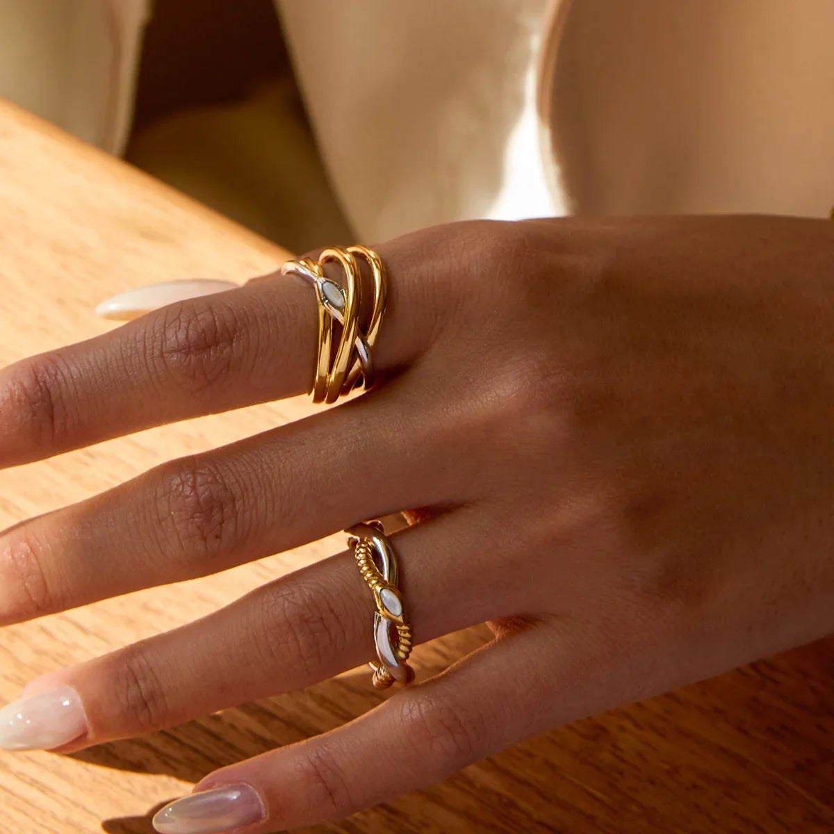 [GALE]Nerisse Two-Tone Twist Ring