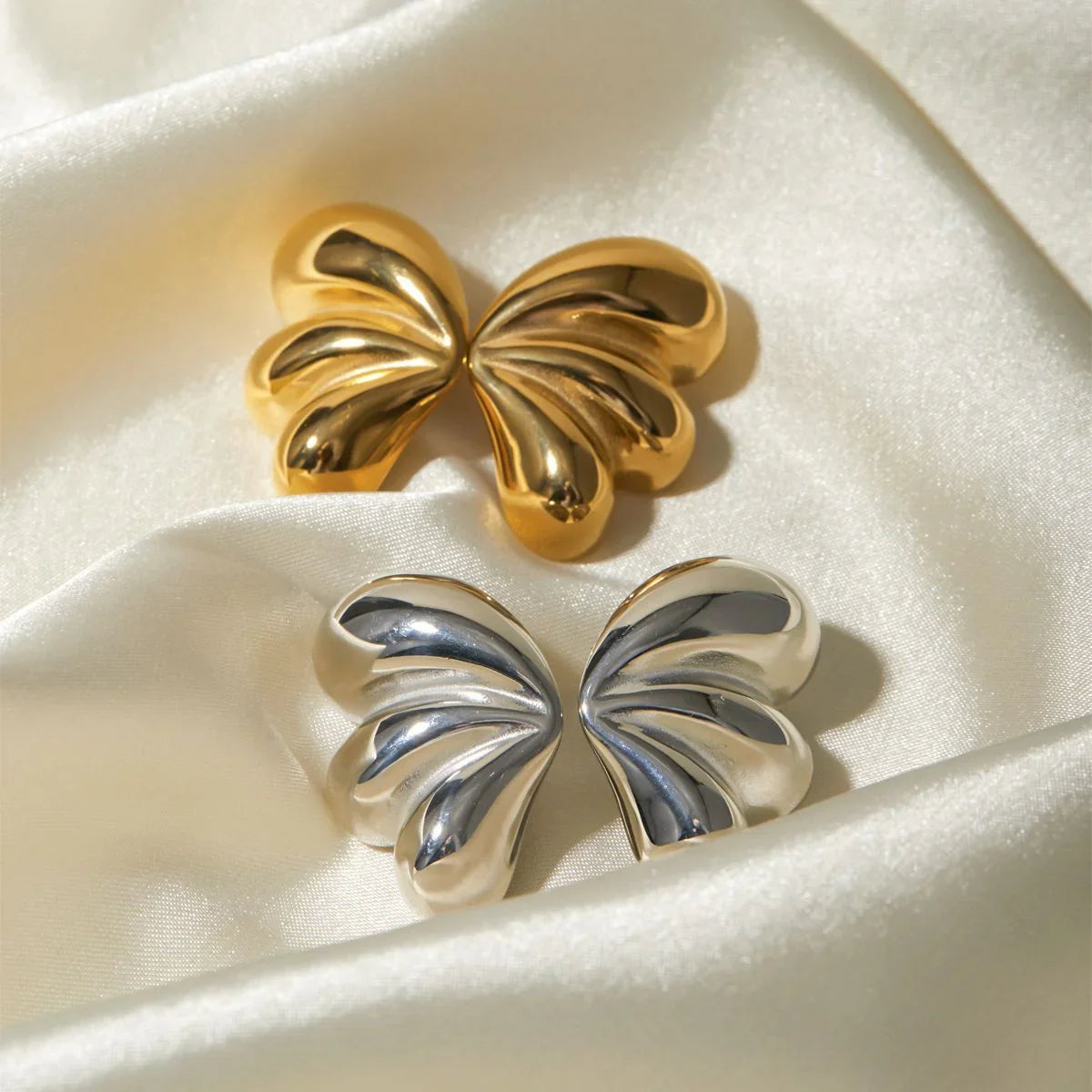 [GALE]Liesel Gold Butterfly Earrings