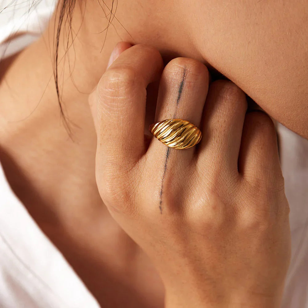 [GALE]Mia Gold Croissant Ring