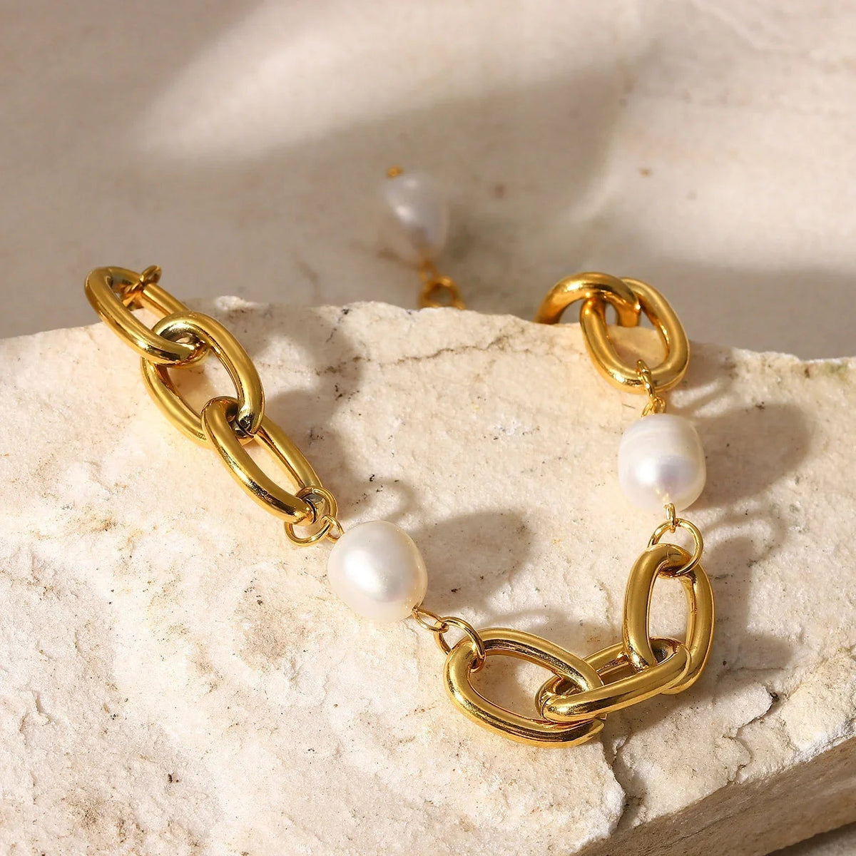 [GALE]Ysabel Chunky Freshwater Pearl Bracelet