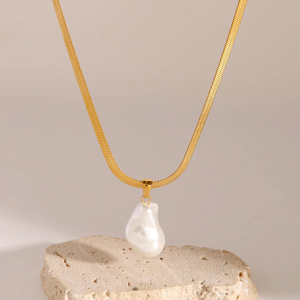 [GALE]Glorietta Herringbone Pearl Necklace