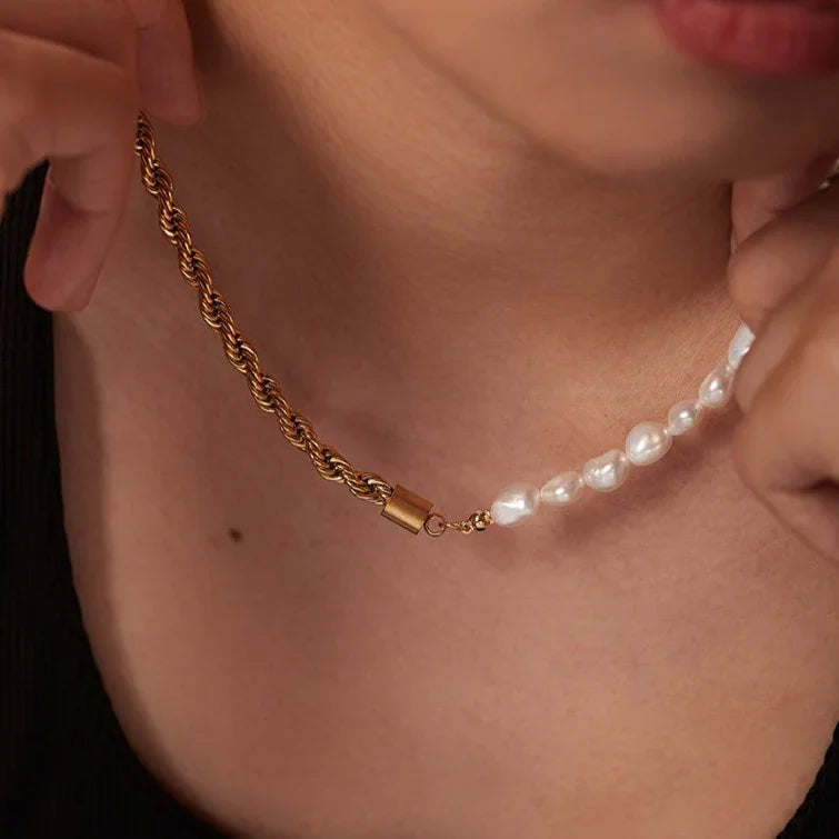 [GALE]Dualia Gold Pearl Necklace