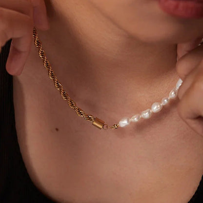 [GALE]Dualia Gold Pearl Necklace