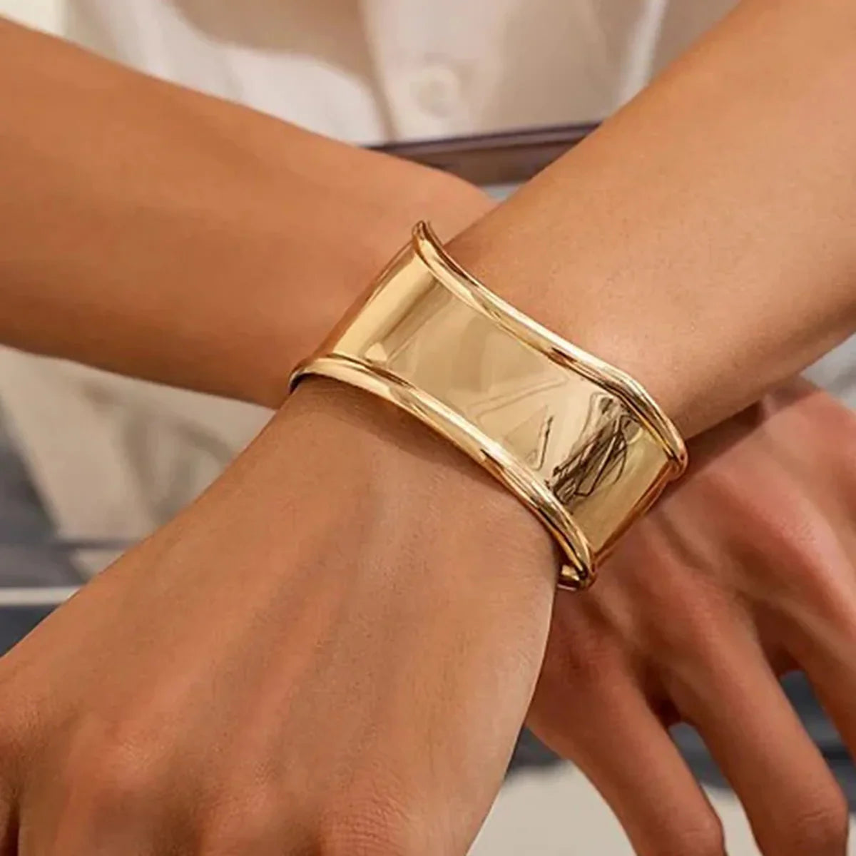 [GALE]Nellie Smooth Gold Cuff
