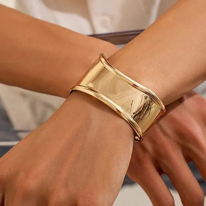 [GALE]Nellie Smooth Gold Cuff