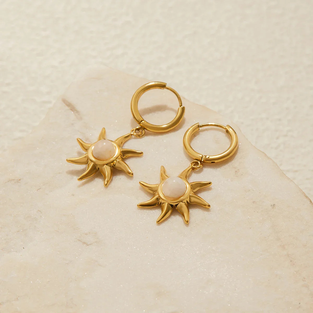 [GALE]Helia Sun-shaped Moonstone Earrings