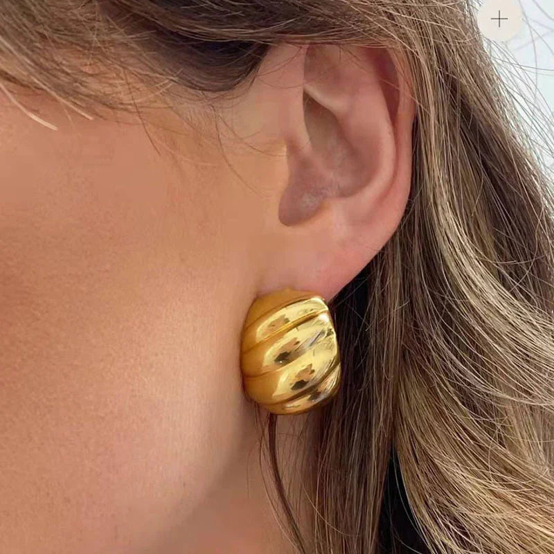 [GALE]Lucina Gold Huggie Earrings