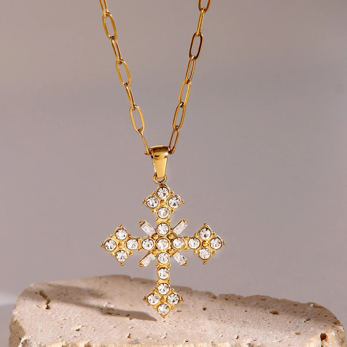 [GALE]Divina Crystal Cross Necklace