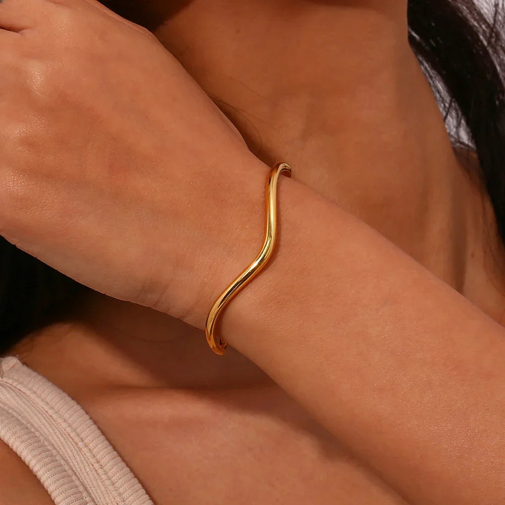 [GALE]Lucinda Gold Bangle