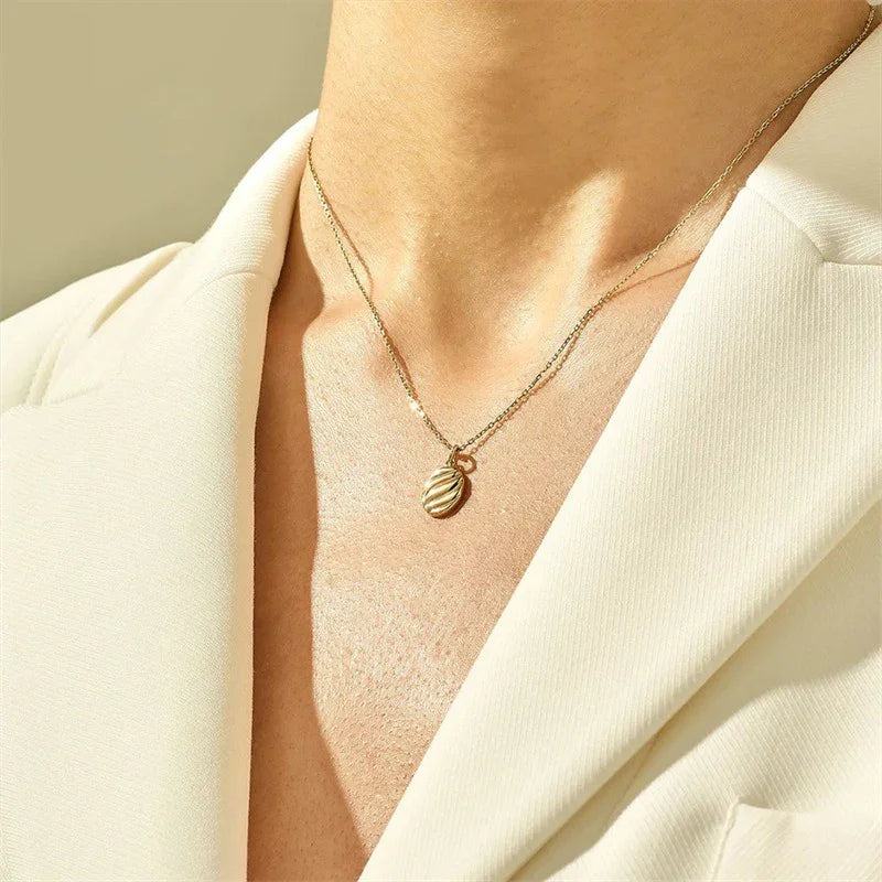 [GALE]Linda Gold Croissant Necklace