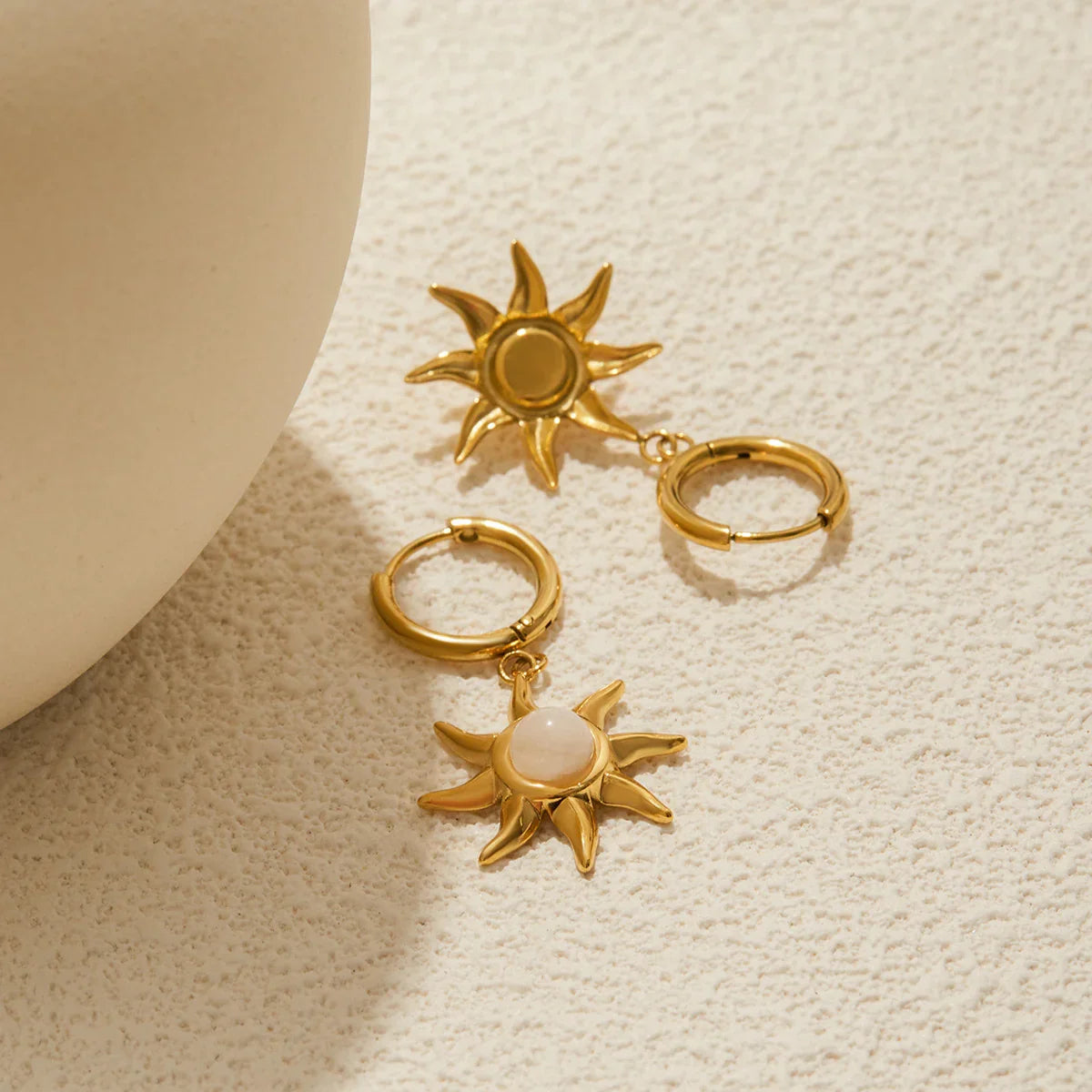 [GALE]Helia Sun-shaped Moonstone Earrings