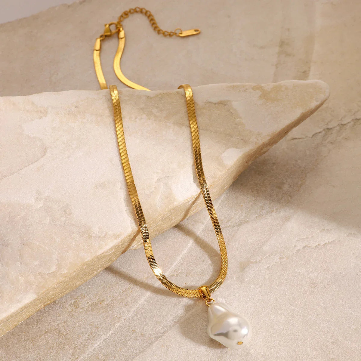 [GALE]Glorietta Herringbone Pearl Necklace