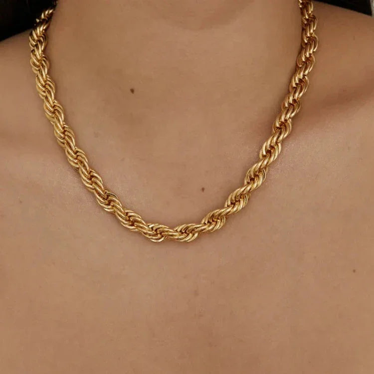 [GALE]Mila Golden Twist Necklace