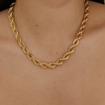 [GALE]Mila Golden Twist Necklace