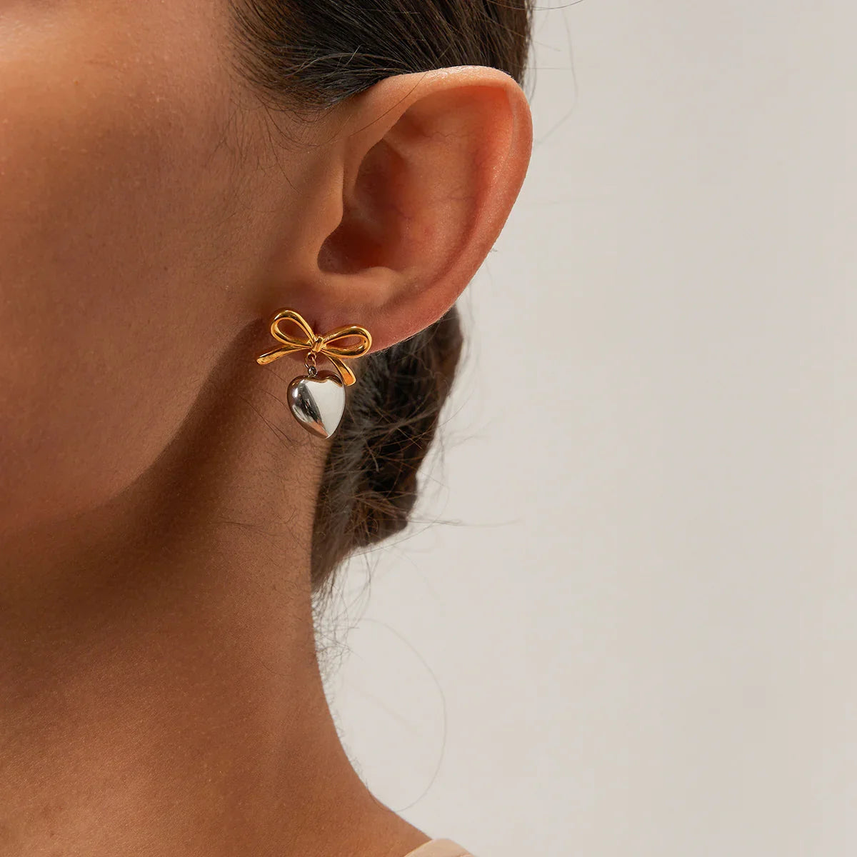 [GALE]Rowanne Two Tone French Knot Heart Earrings