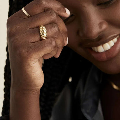 [GALE]Lorelei Gold Croissant Ring