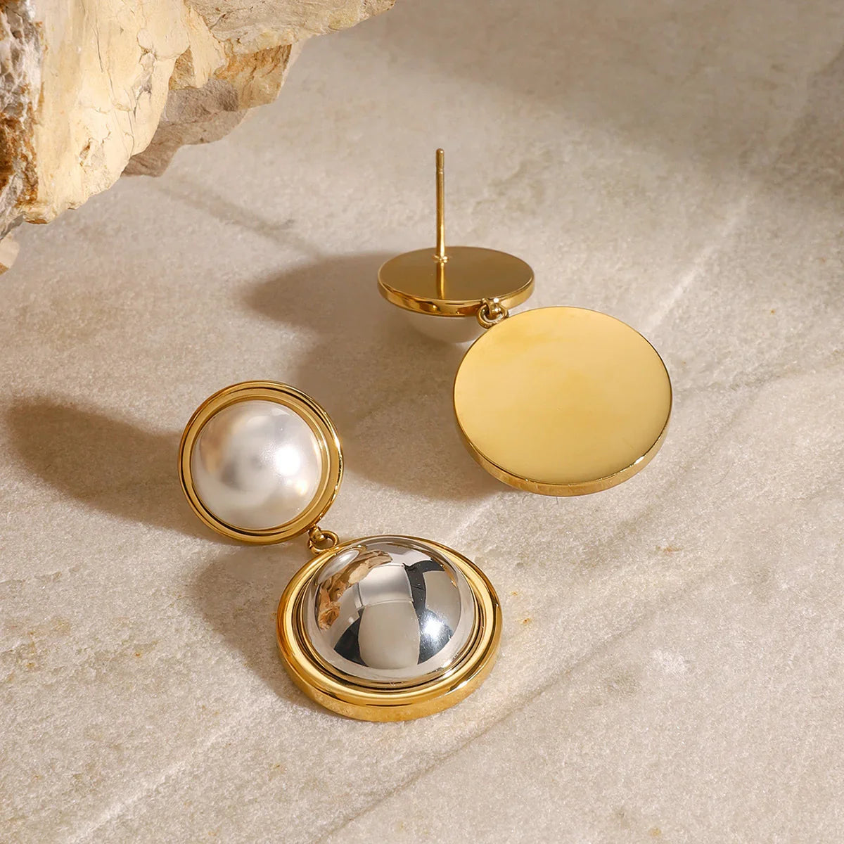 [GALE]Avery Pearl Dome Earrings