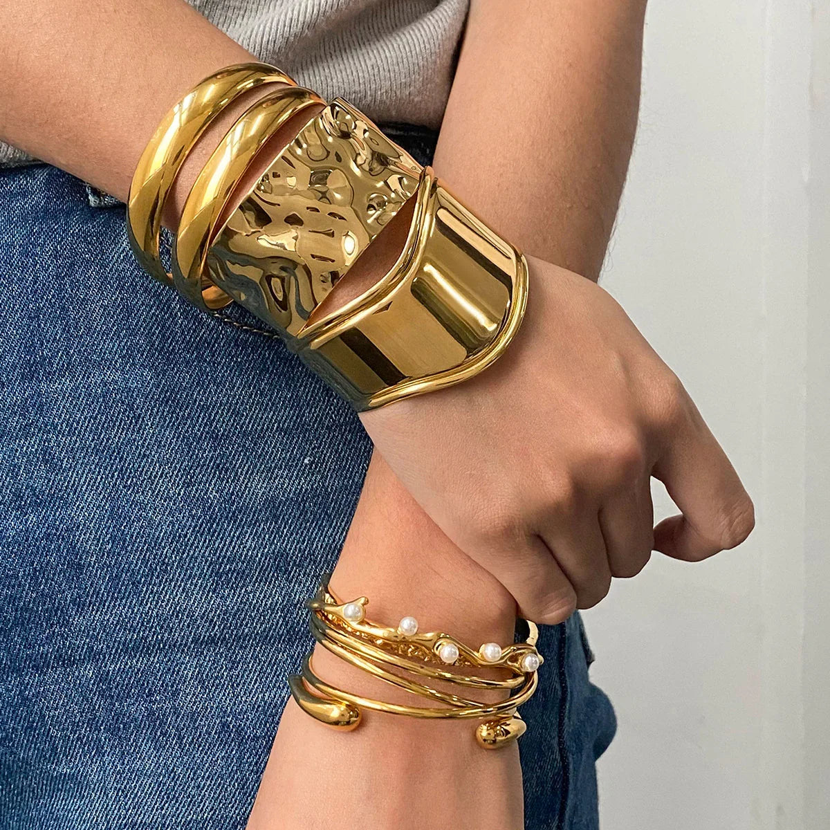 [GALE]Izza Smooth Gold Cuff