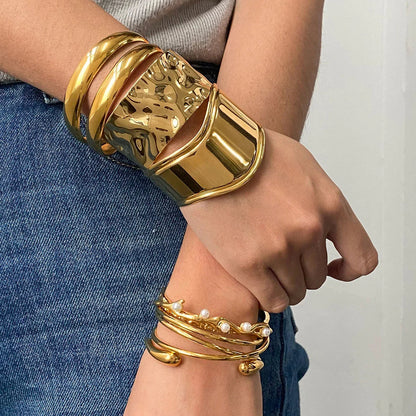 [GALE]Izza Smooth Gold Cuff