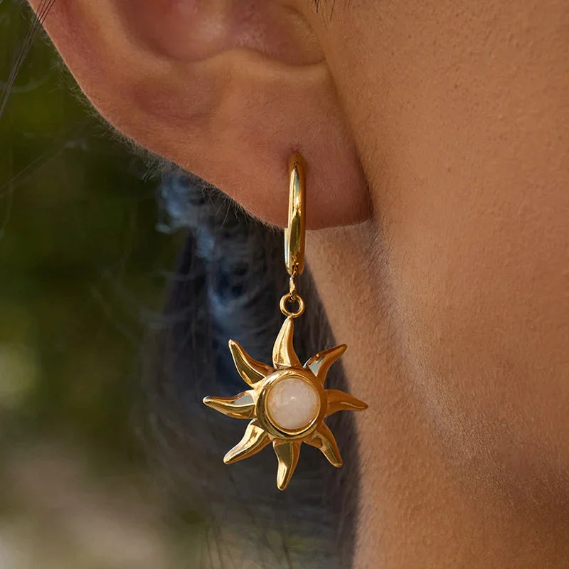 [GALE]Helia Sun-shaped Moonstone Earrings