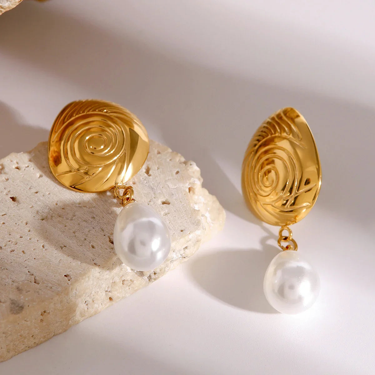 [GALE]Eleonora Freshwater Pearl Earrings