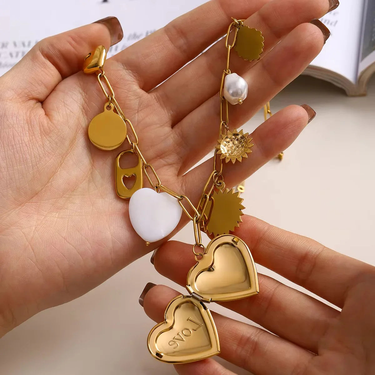 [GALE]Lianne Gold Heart Locket