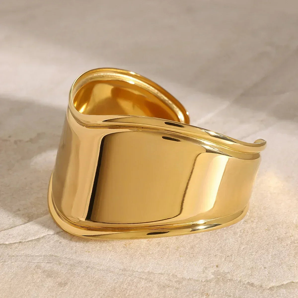 [GALE]Izza Smooth Gold Cuff
