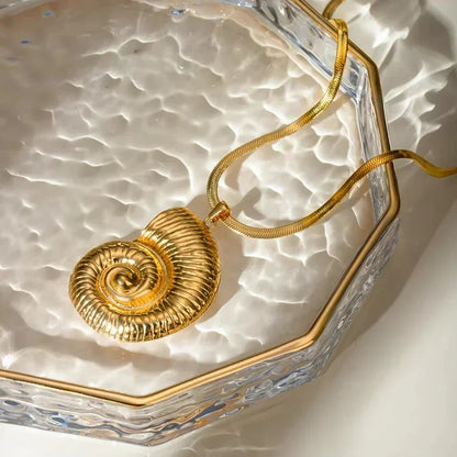 [GALE]Cascadia Nautilus Gold Necklace