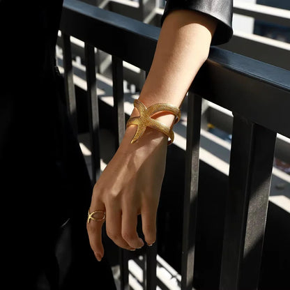 [GALE]Annika Gold Starfish Cuff