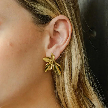 [GALE]Velle Gold Petal Earrings