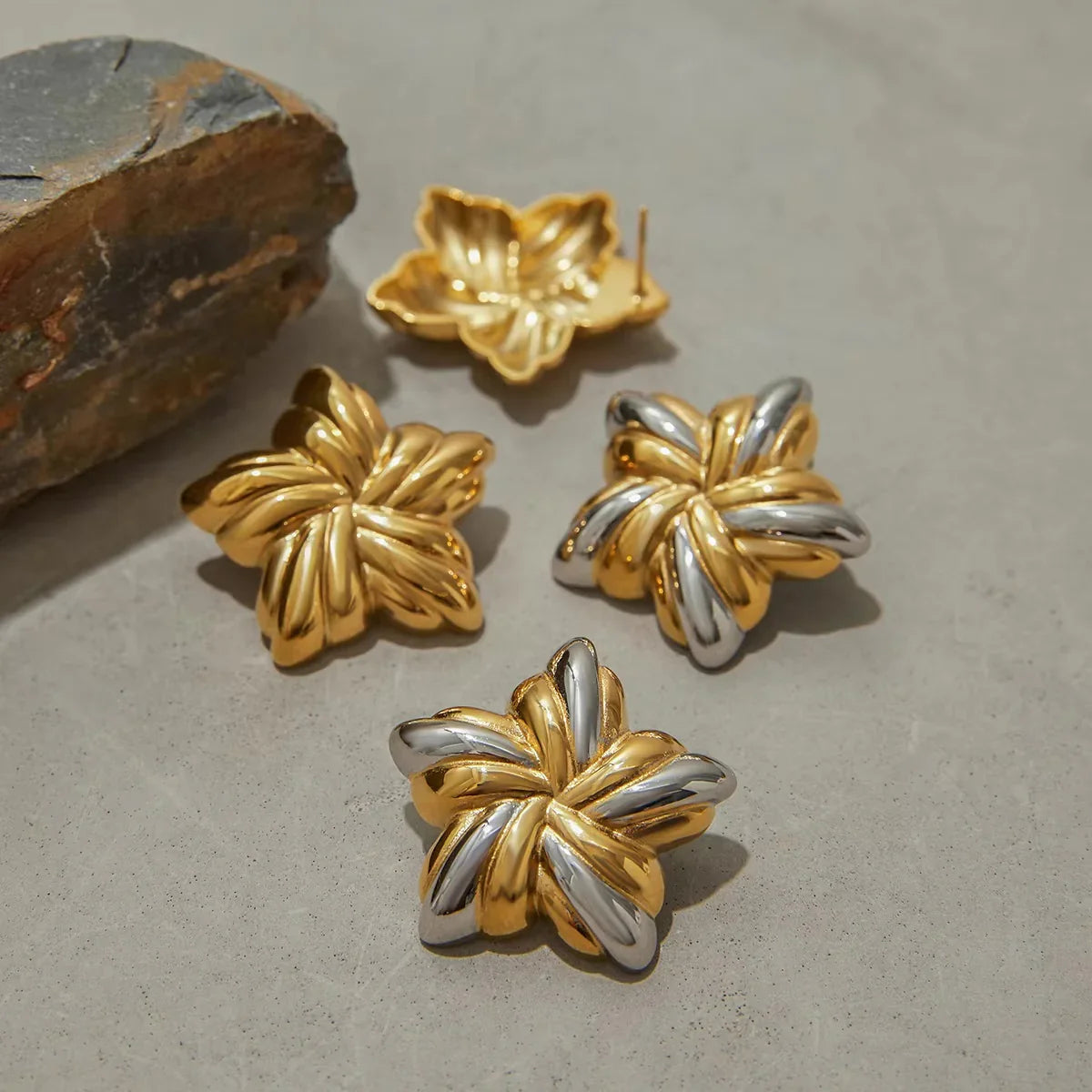 [GALE]Thymes Gold Star Earrings