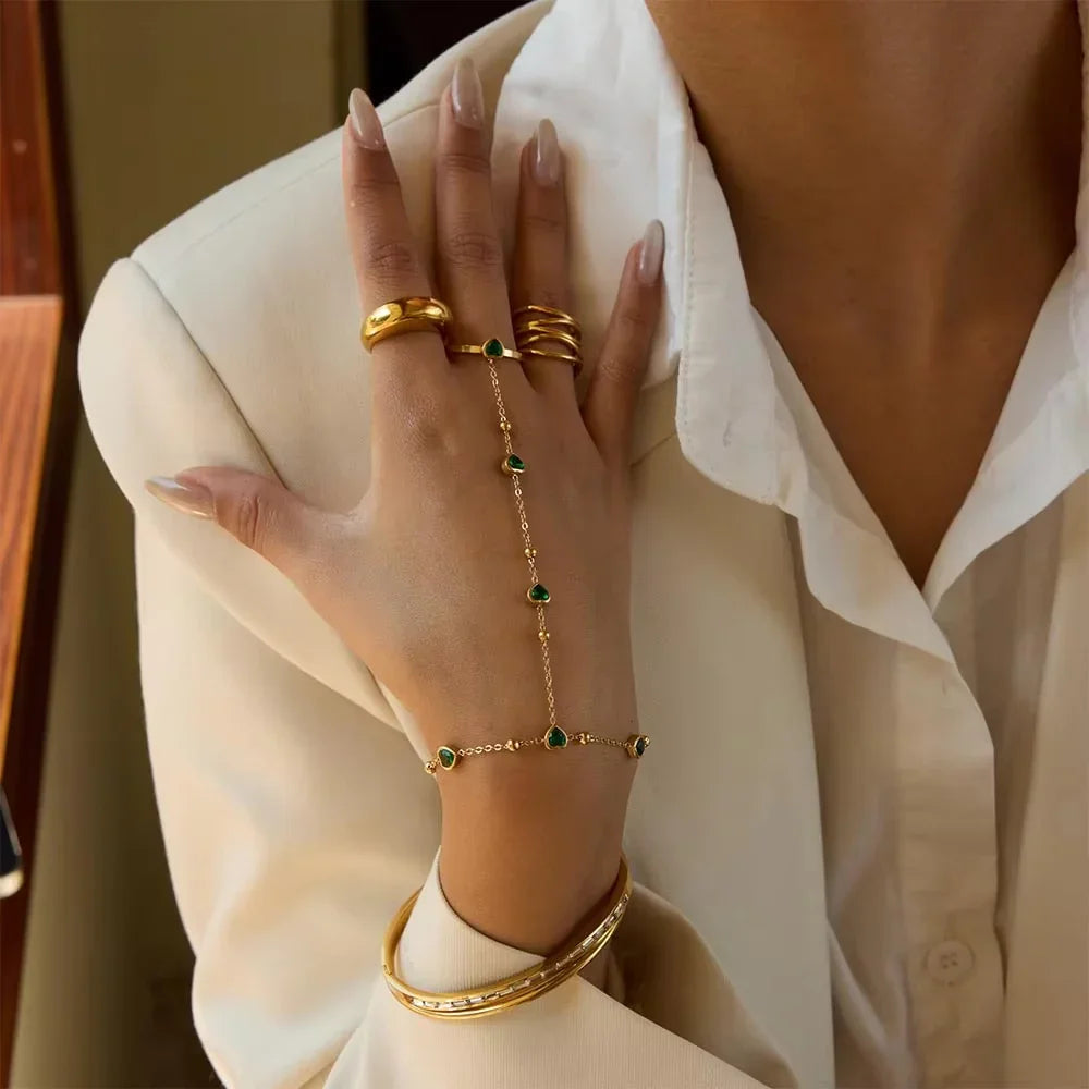 [GALE]Gladys Emerald Heart Hand Chain