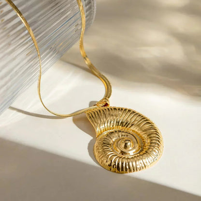 [GALE]Cascadia Nautilus Gold Necklace