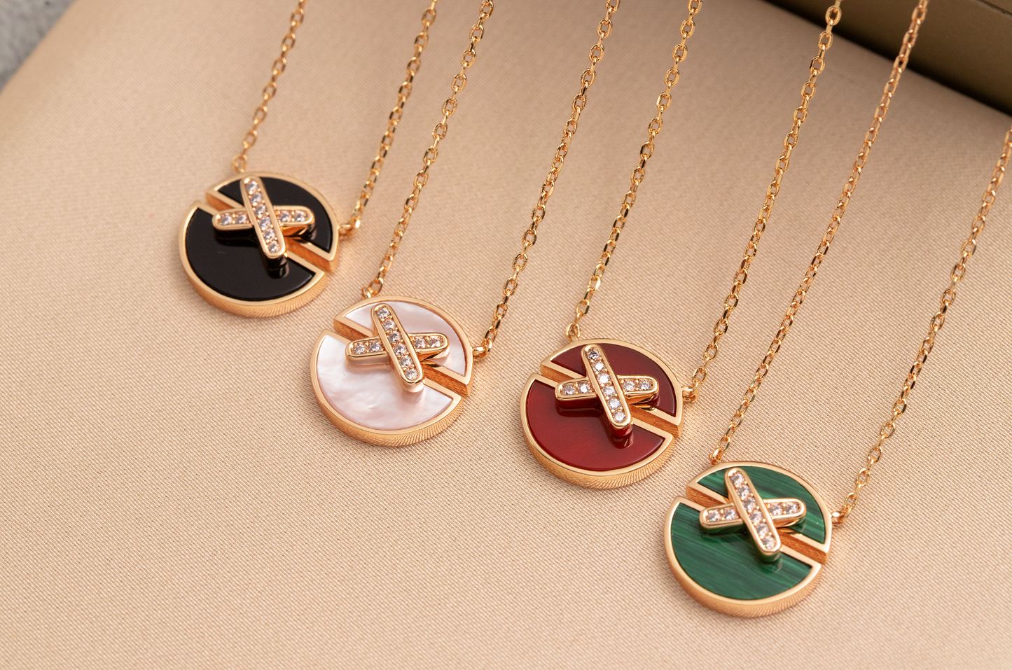 [GALE]JEUX DE PINK GOLD DIAMOND NECKLACE