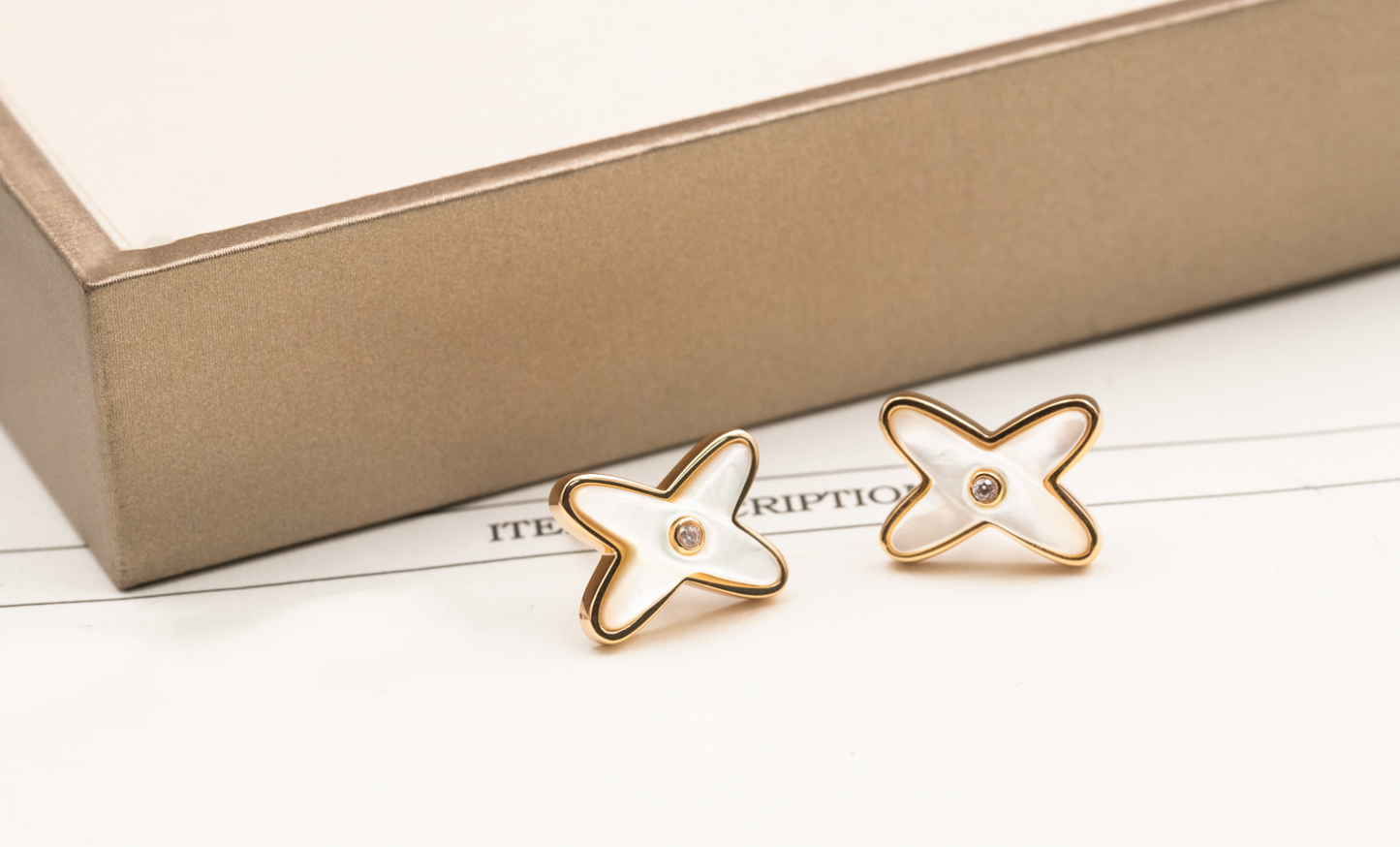 [GALE]JEUX DE WHITE POP ROSE GOLD DIAMOND EARRINGS