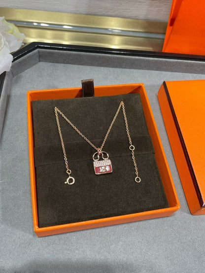 [GALE]H CIRCE MOISSANITE PENDANT NECKLACE GOLD